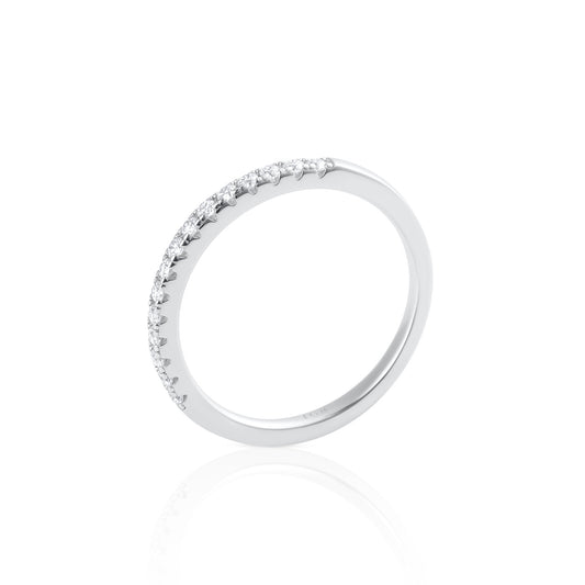 Side view of Veretta ring with brilliant cut moissanite stones in 925 sterling silver