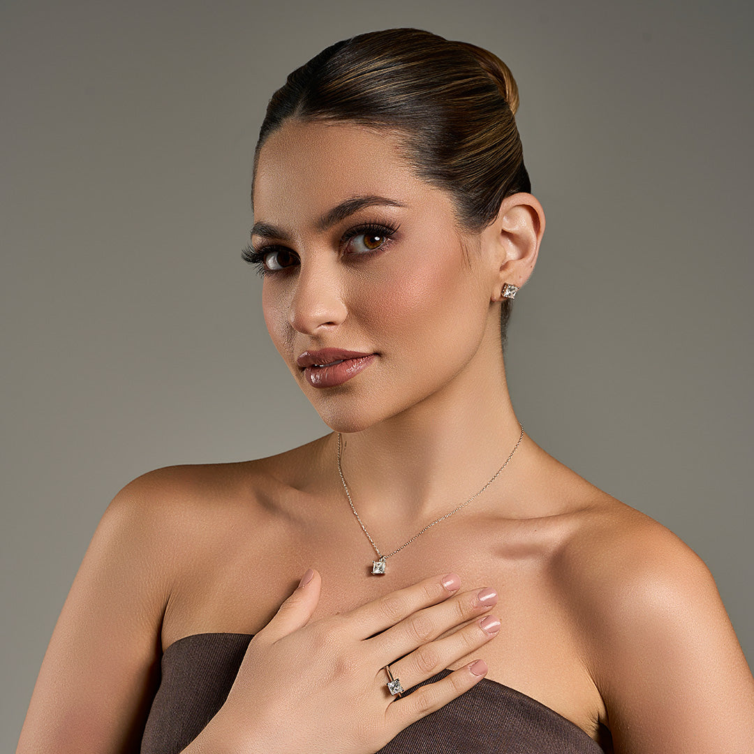 Diseño refinado para mujeres que eligen brillar con naturalidad.